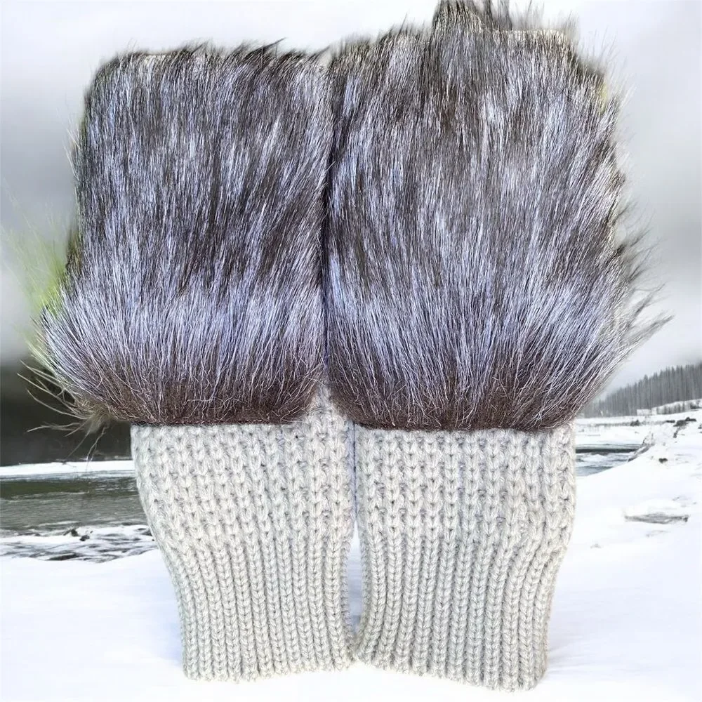 NWT New Adrienne Landau Light Gray Faux Fur Fingerless Gloves/Wrist Warmers. OS